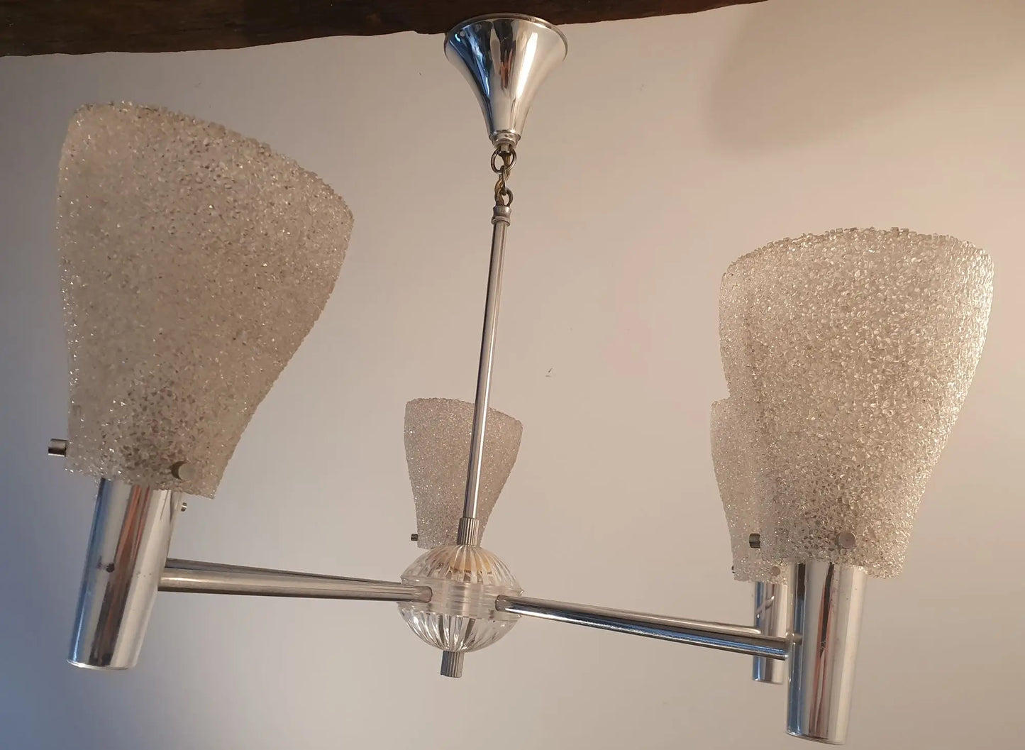 lustre-perspex-chrome-vintage
