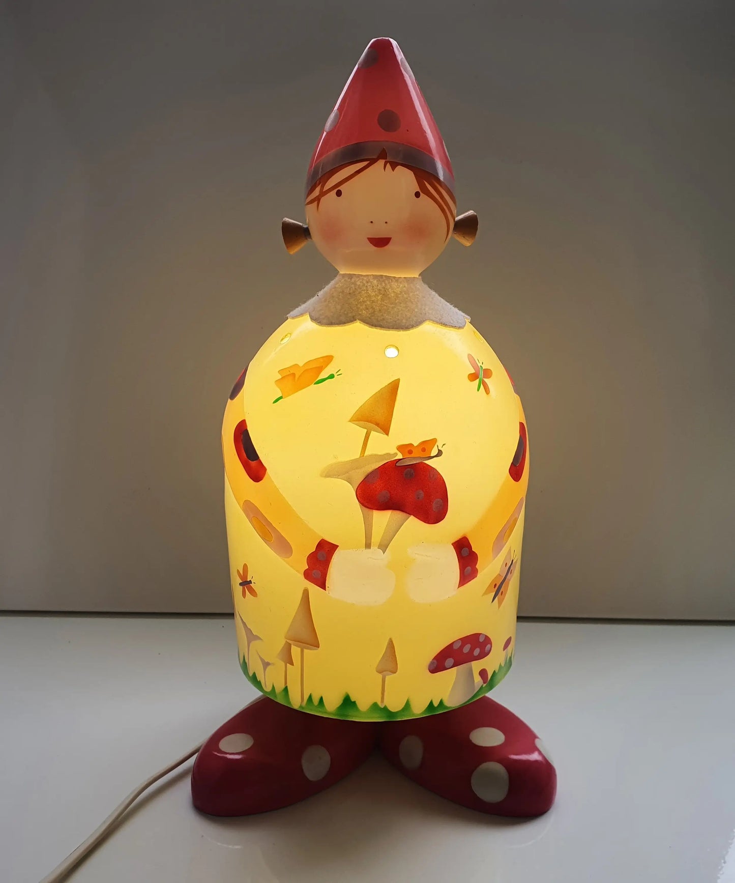 lampe-enfant-veilleuse-lutin-face-allumee