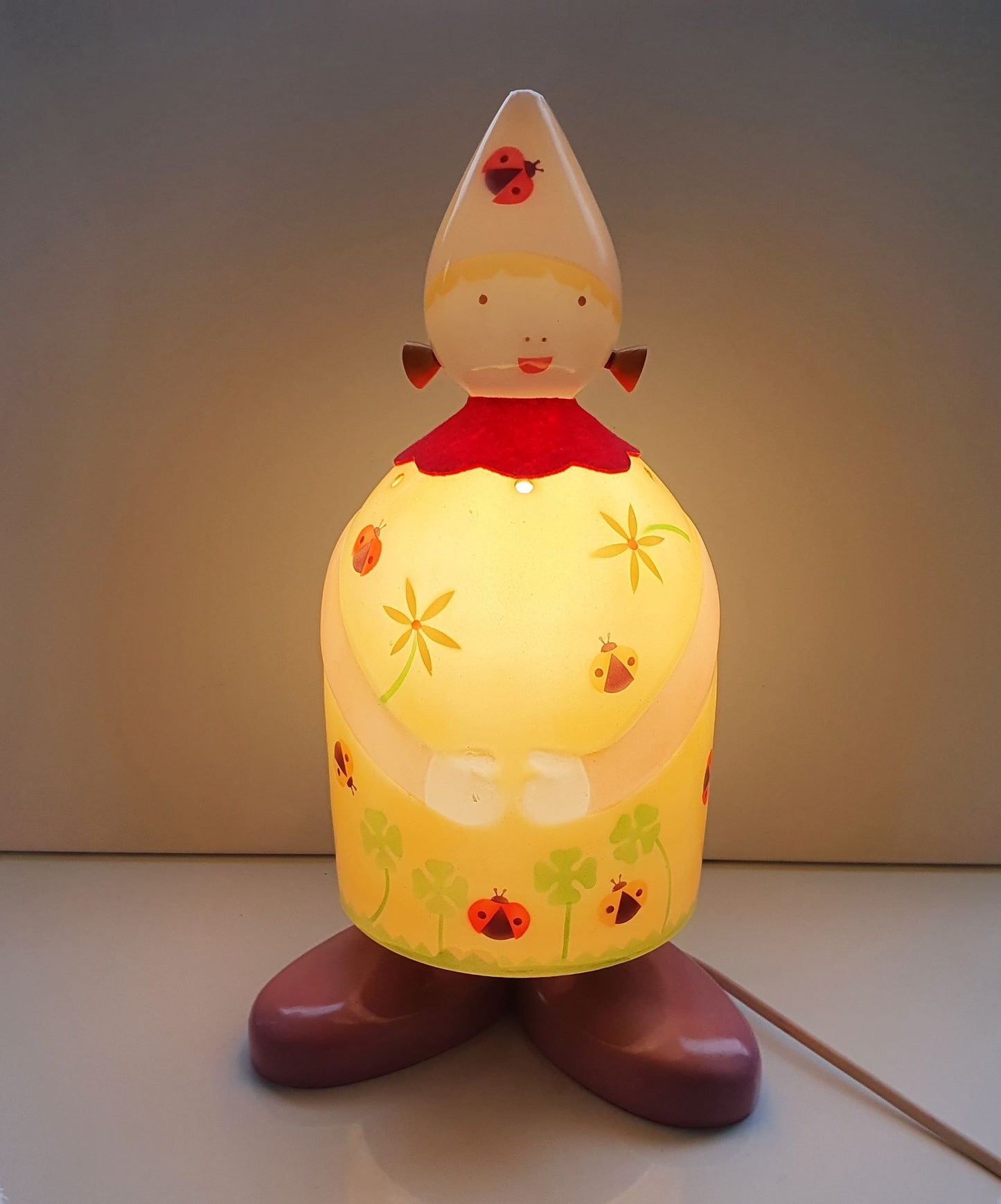 lampe-veilleuse-enfant-lutin-allumee-face