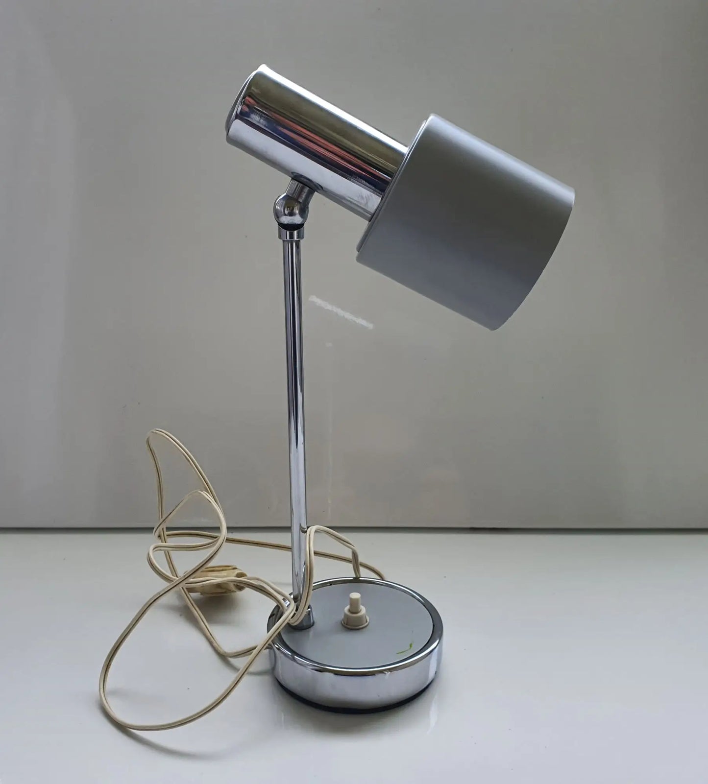 lampe-bureau-metal-vintage-cote