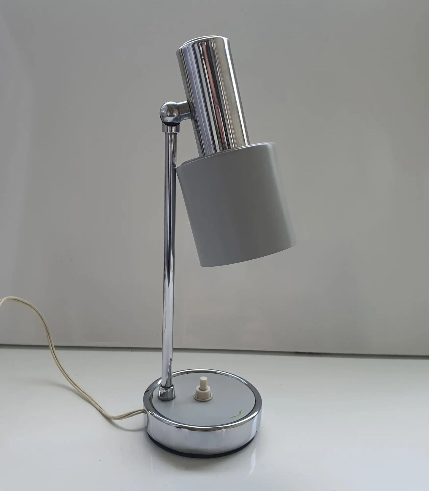 lampe-bureau-metal-vintage-cote