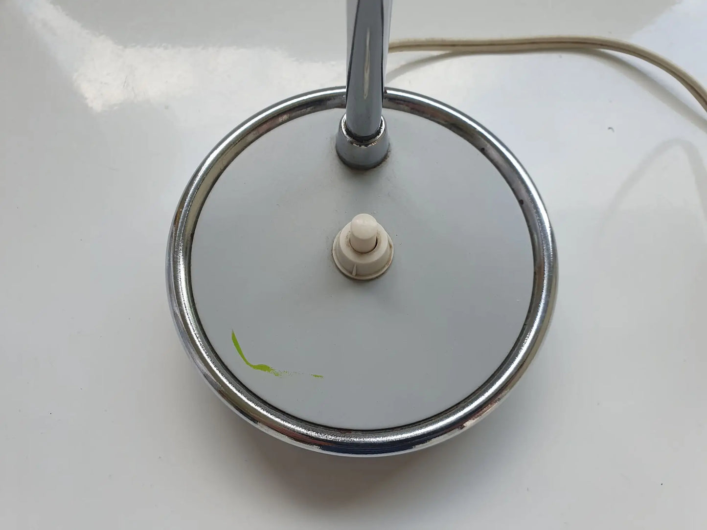 lampe-bureau-metal-vintage-bouton