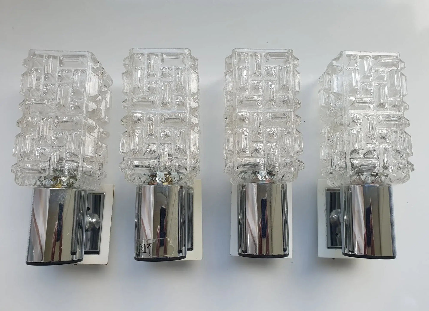 quatre-appliques-chromees-targetti