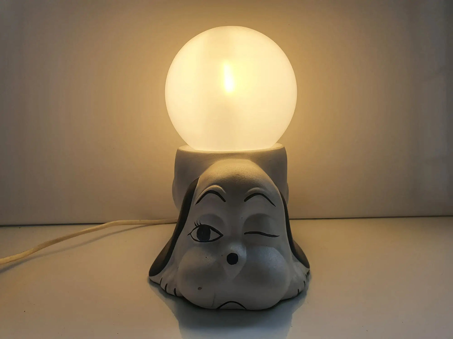 lampe-enfant-chien-allumee-face