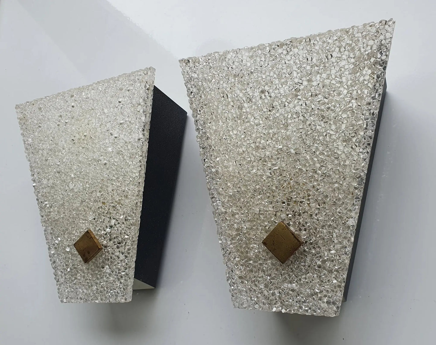 paire-appliques-anciennes-perspex