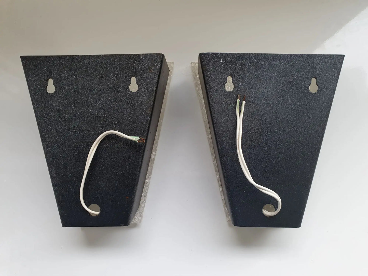 paire-appliques-anciennes-perspex-arriere