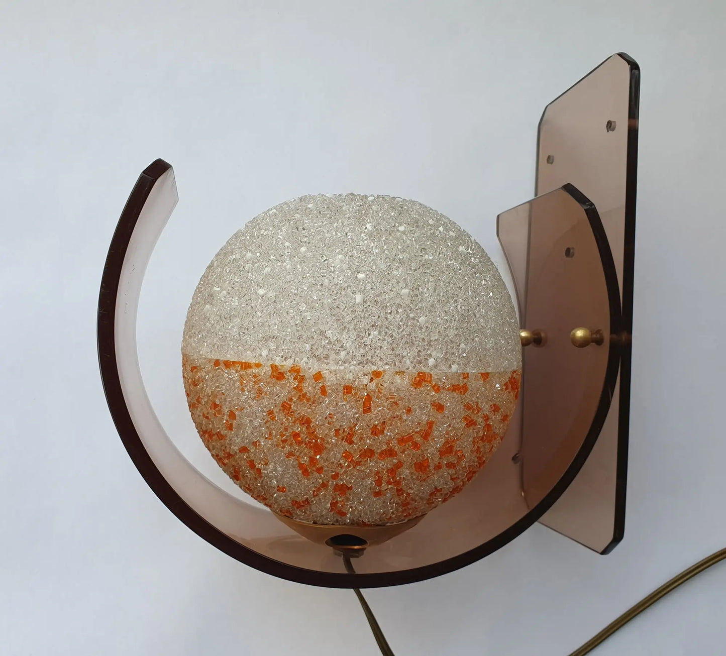 applique-moderne-orange-perspex-cote