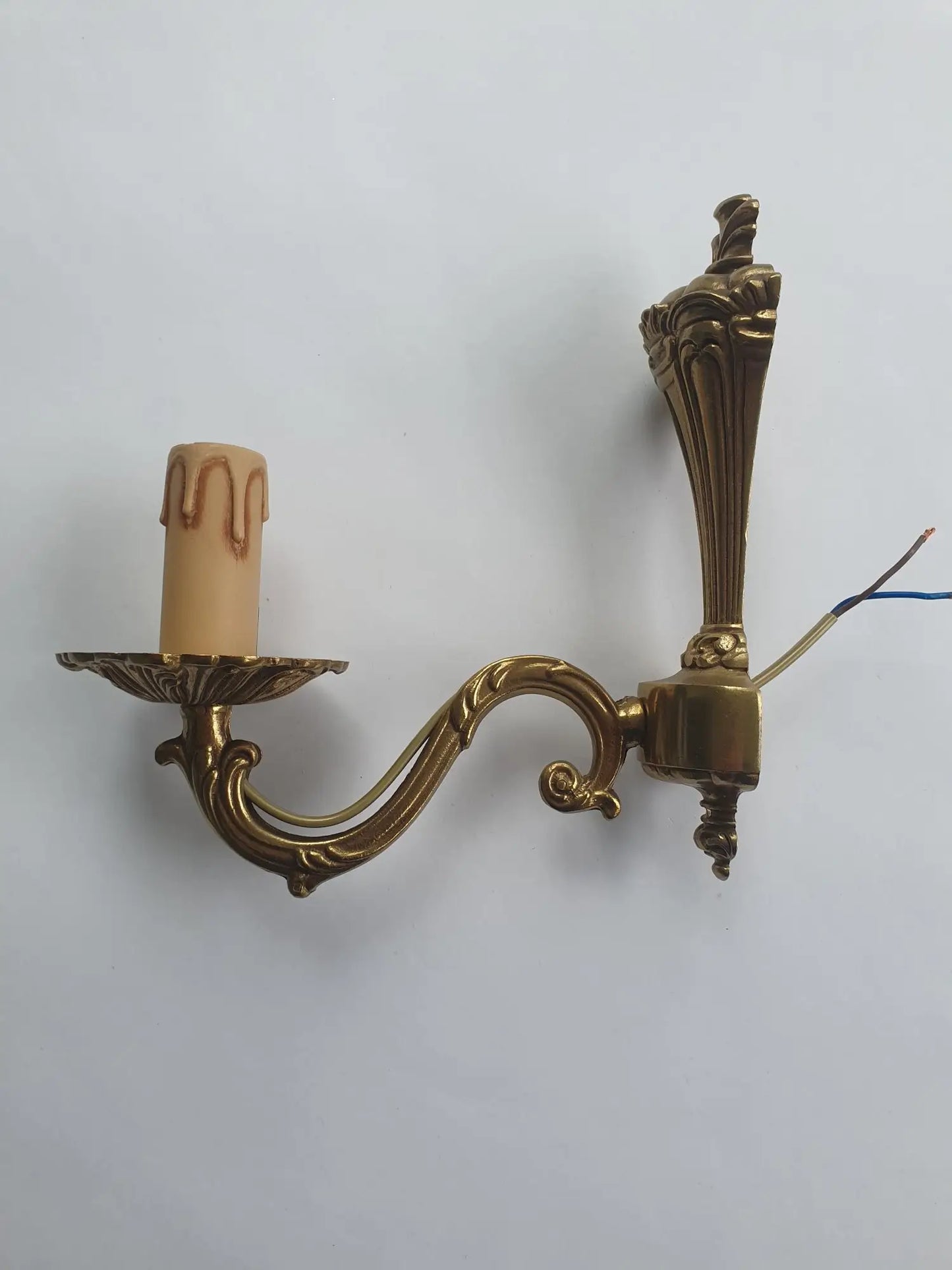 Applique-murale-ancienne-doree