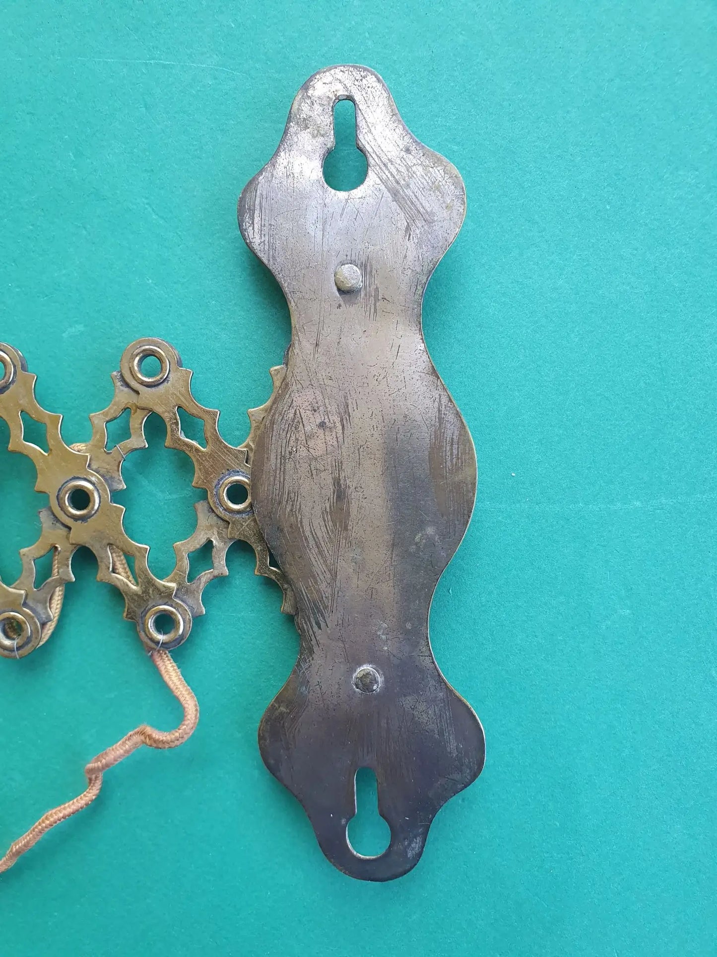 Applique-murale-pantographe-extensible-vintage-detail-4