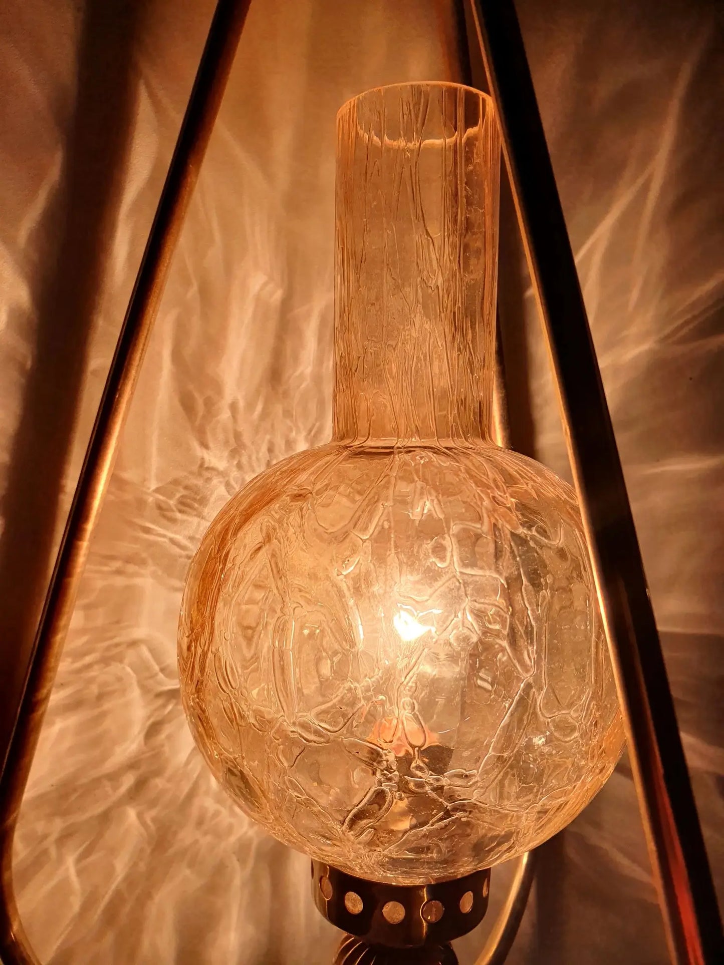 Grand-lustre-ancien-allume-3