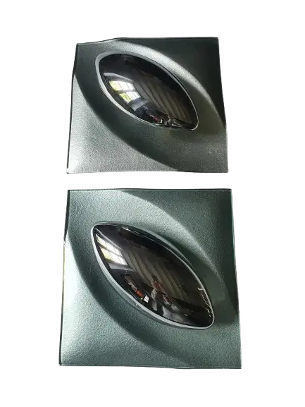 Paire-appliques-murales-UFO-futuristes