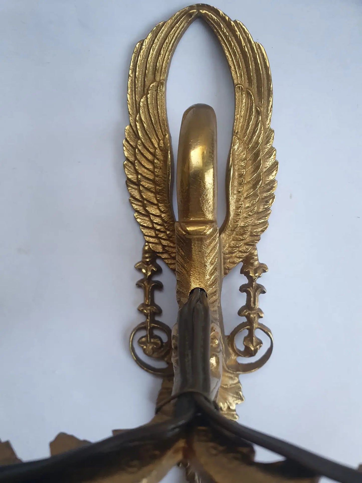 Paire-appliques-murales-bougeoirs-Empire-bronze-detail-3