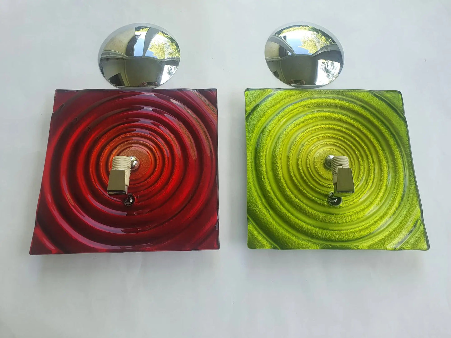 Paire-appliques-murales-futuristes-face-2