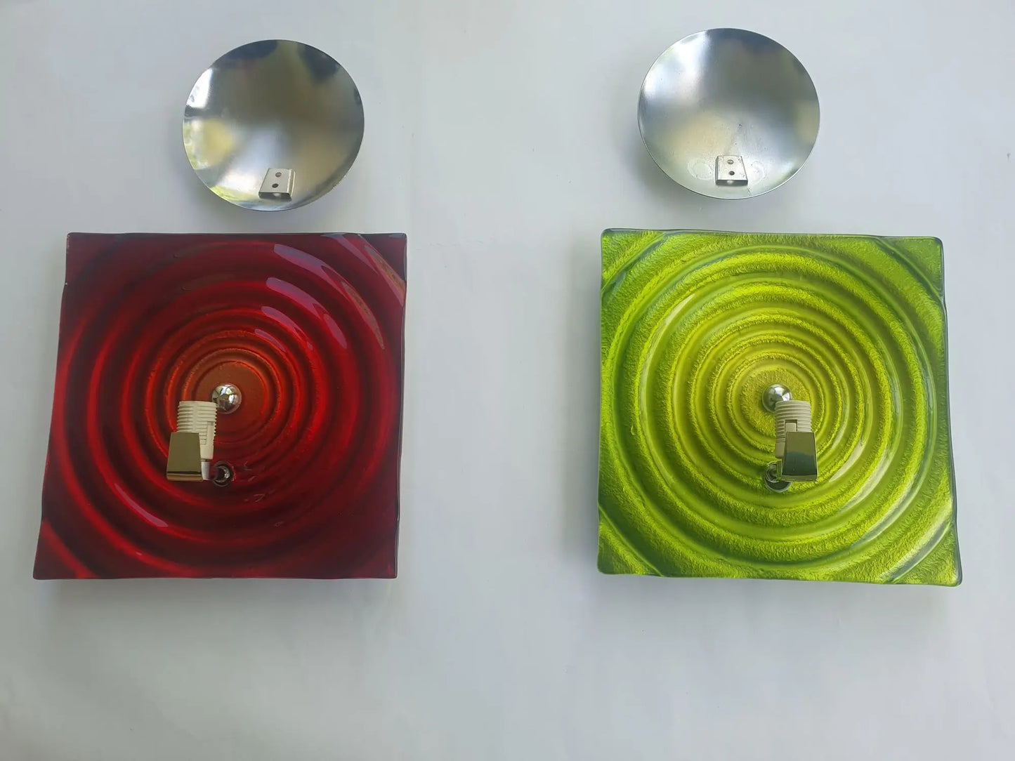 Paire-appliques-murales-futuristes-face-3