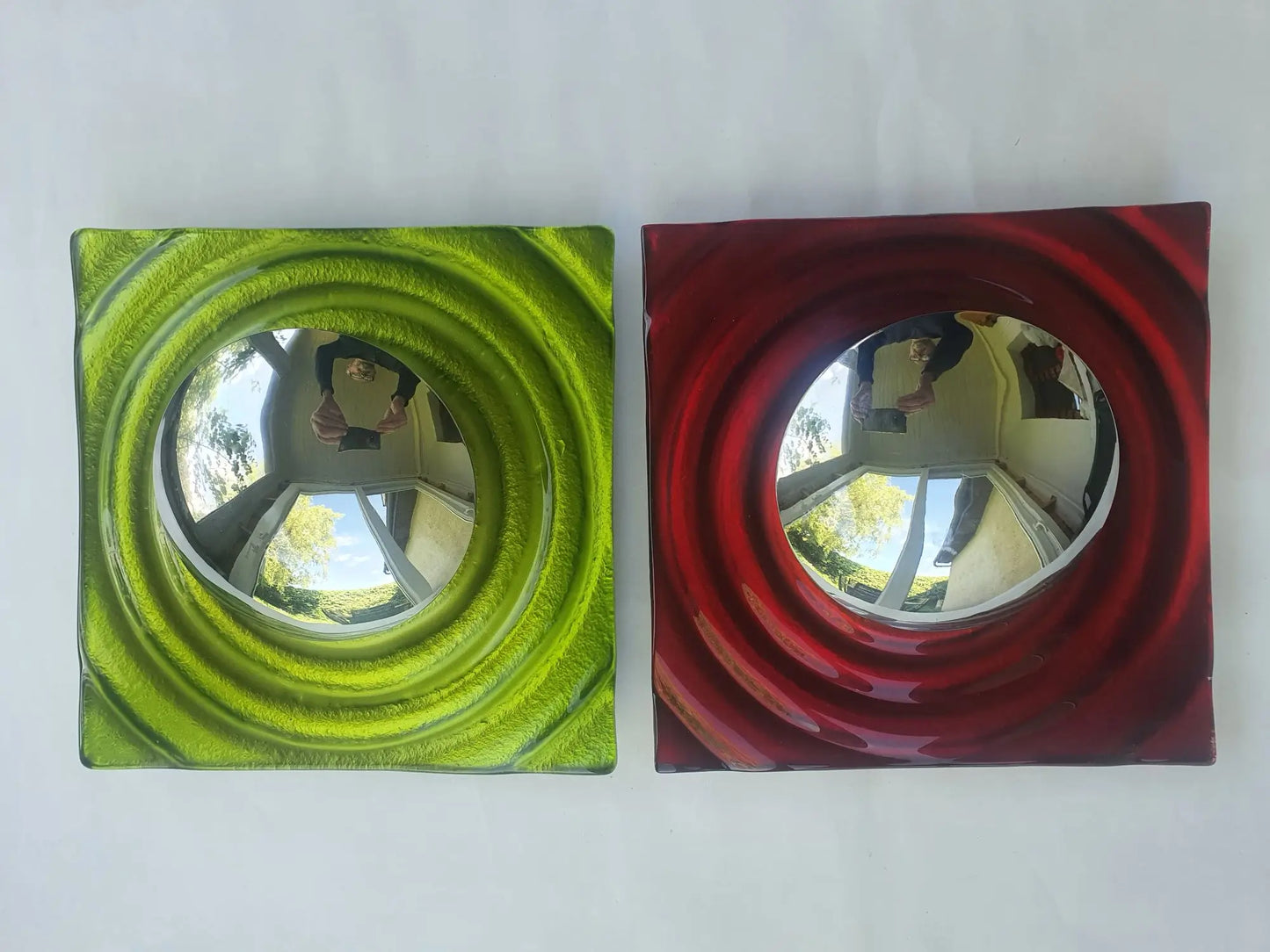 Paire-appliques-murales-futuristes-face