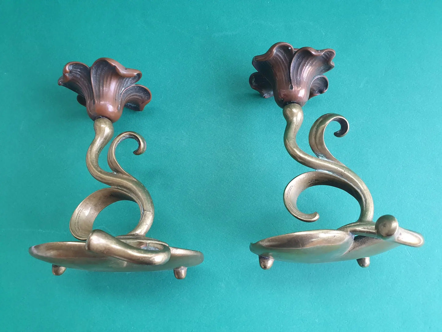 Paire-bougeoirs-art-nouveau-cote