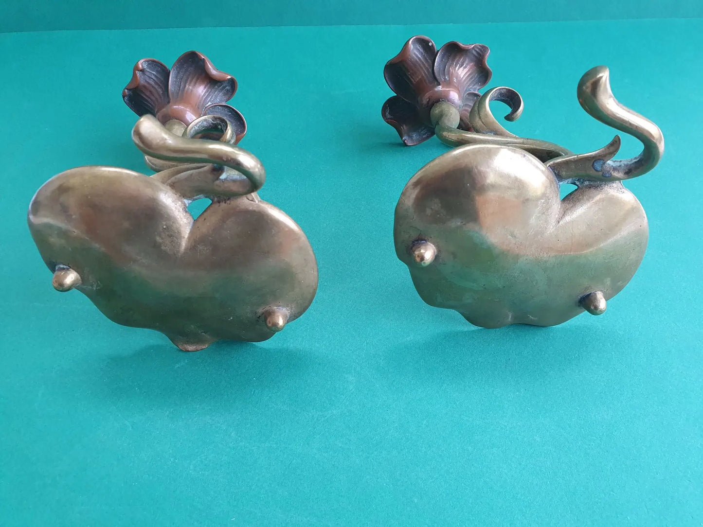 Paire-bougeoirs-art-nouveau-dessous