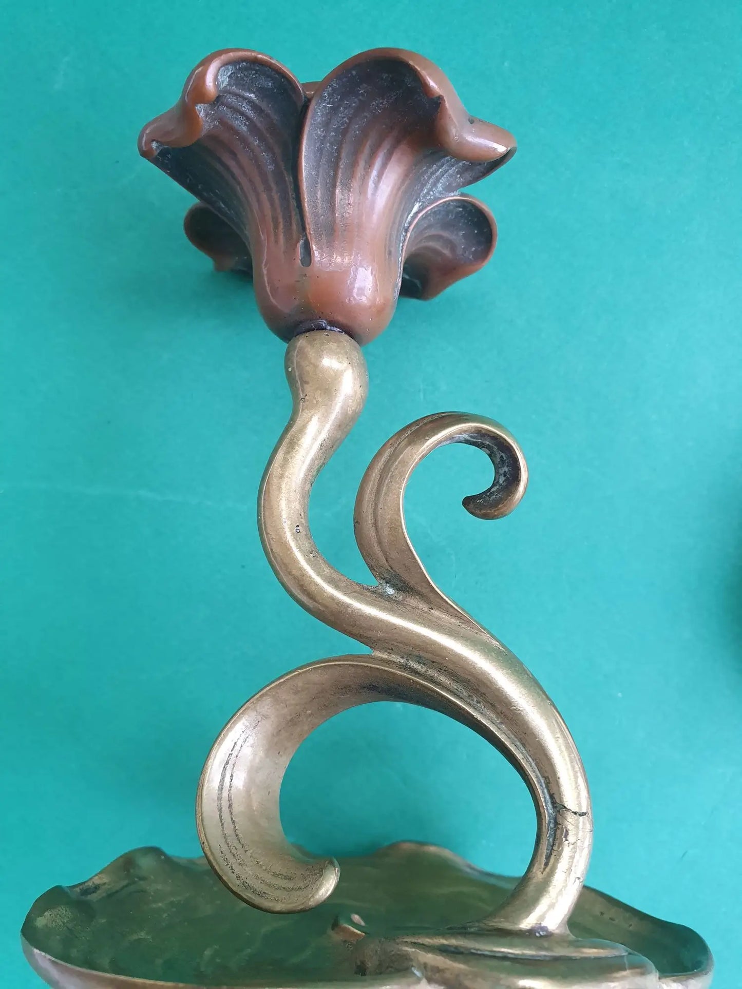 Paire-bougeoirs-art-nouveau-detail-2