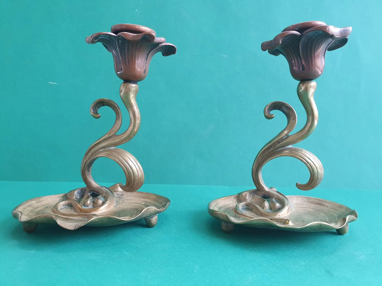 Paire-bougeoirs-art-nouveau-face