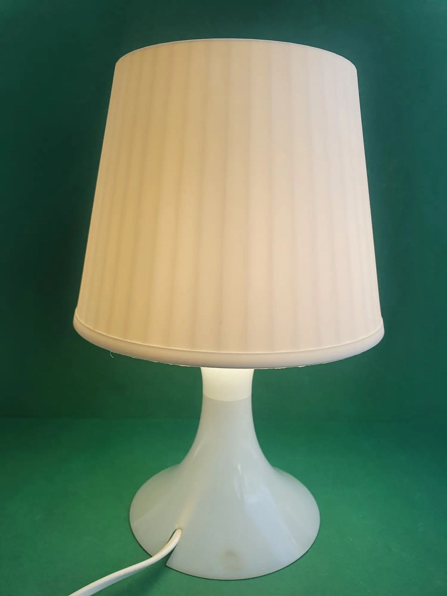 Paire-lampes-Ikea-design-Magnus-Eleback-Carl-Ojerstom-annees-80-allumee-2