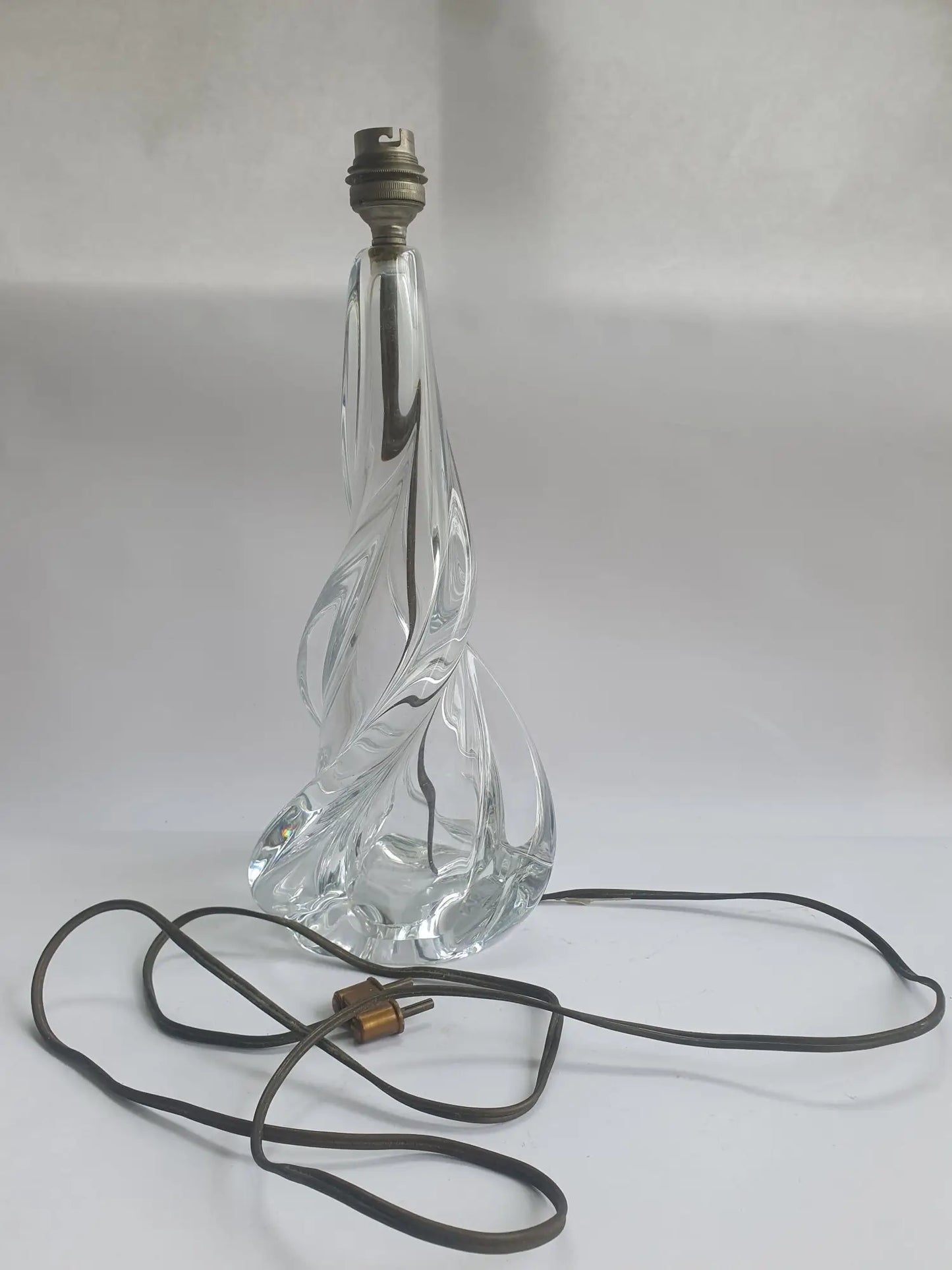 Pied-lampe-cristal-Joseph-Bleichner-design-moderniste-1960s-cable