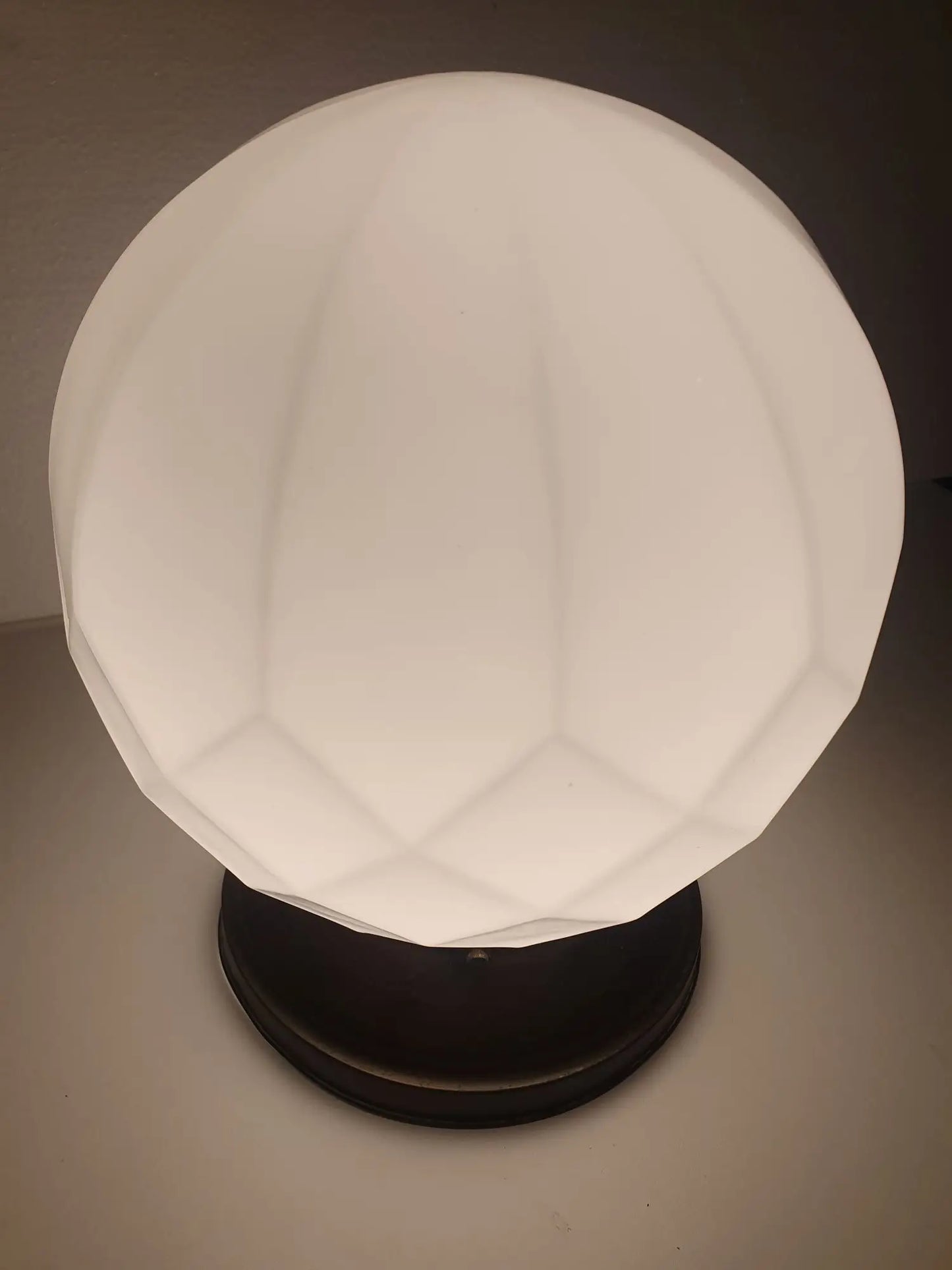 Plafonnier-Philips-Phililite-ancien-annees-30-art-deco-allumme2