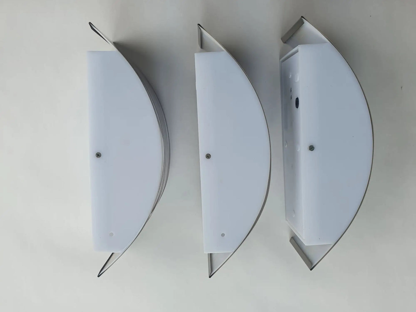 Trois-appliques-murales-vintage-cote