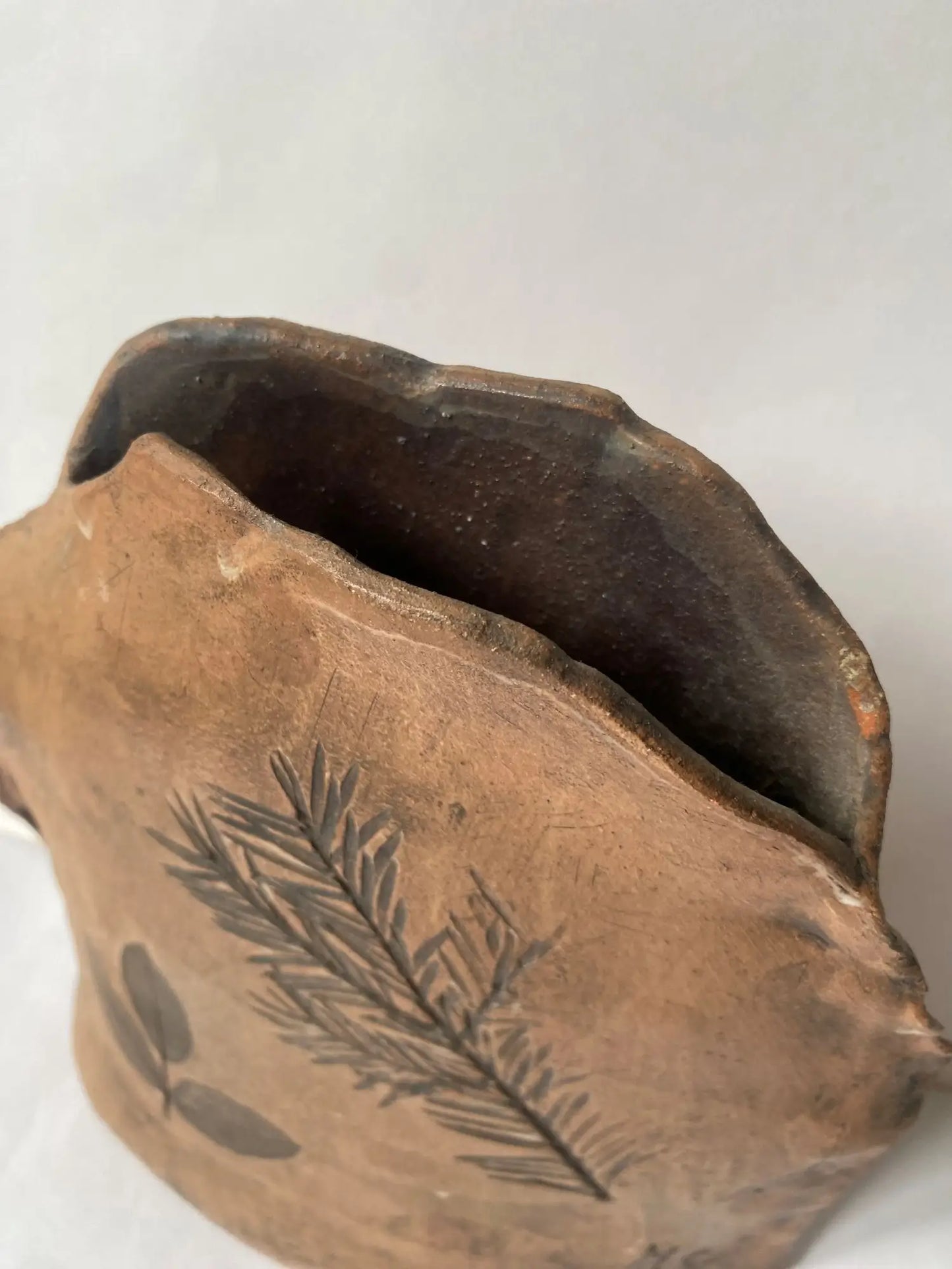 Vase-vintage-signe-dessus