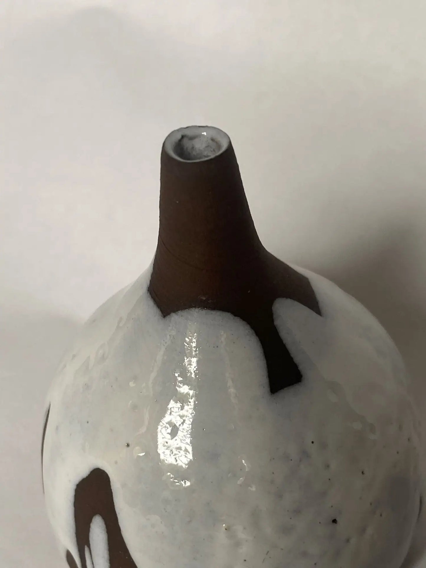 Vase-vintage-signe-detail