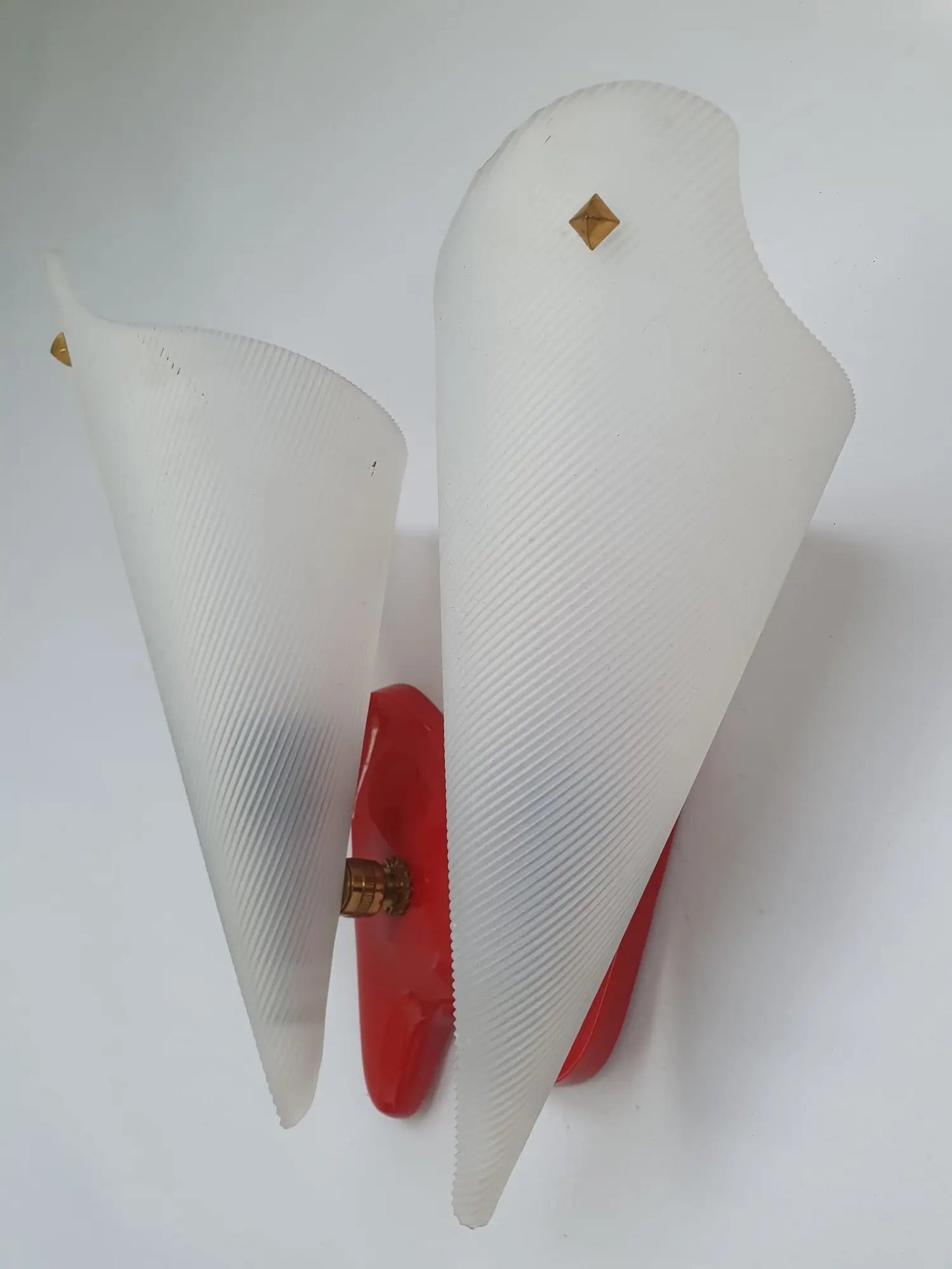 applique-murale-corne-plastique-rouge-vintage-cote