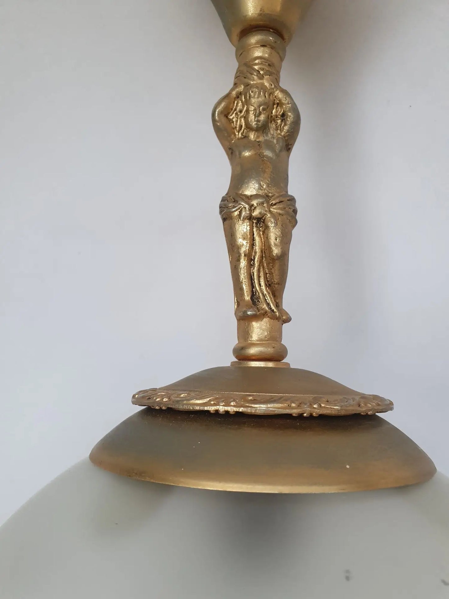deux-suspensions-laiton-dore-verre-vintage-detail-1