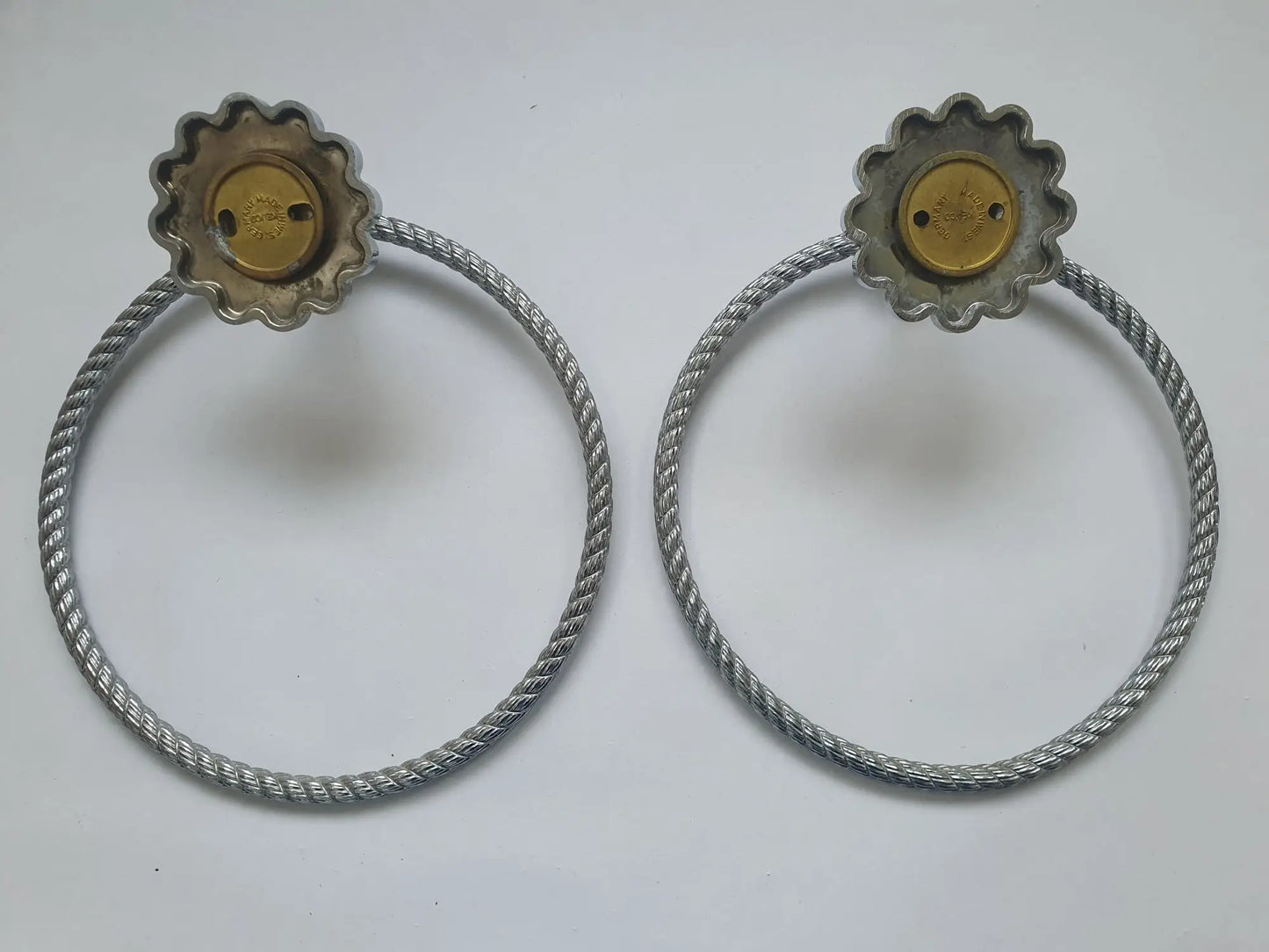 ensemble-salle-bain-keuco-allemagne-vintage-anneaux-porte-serviette-arriere