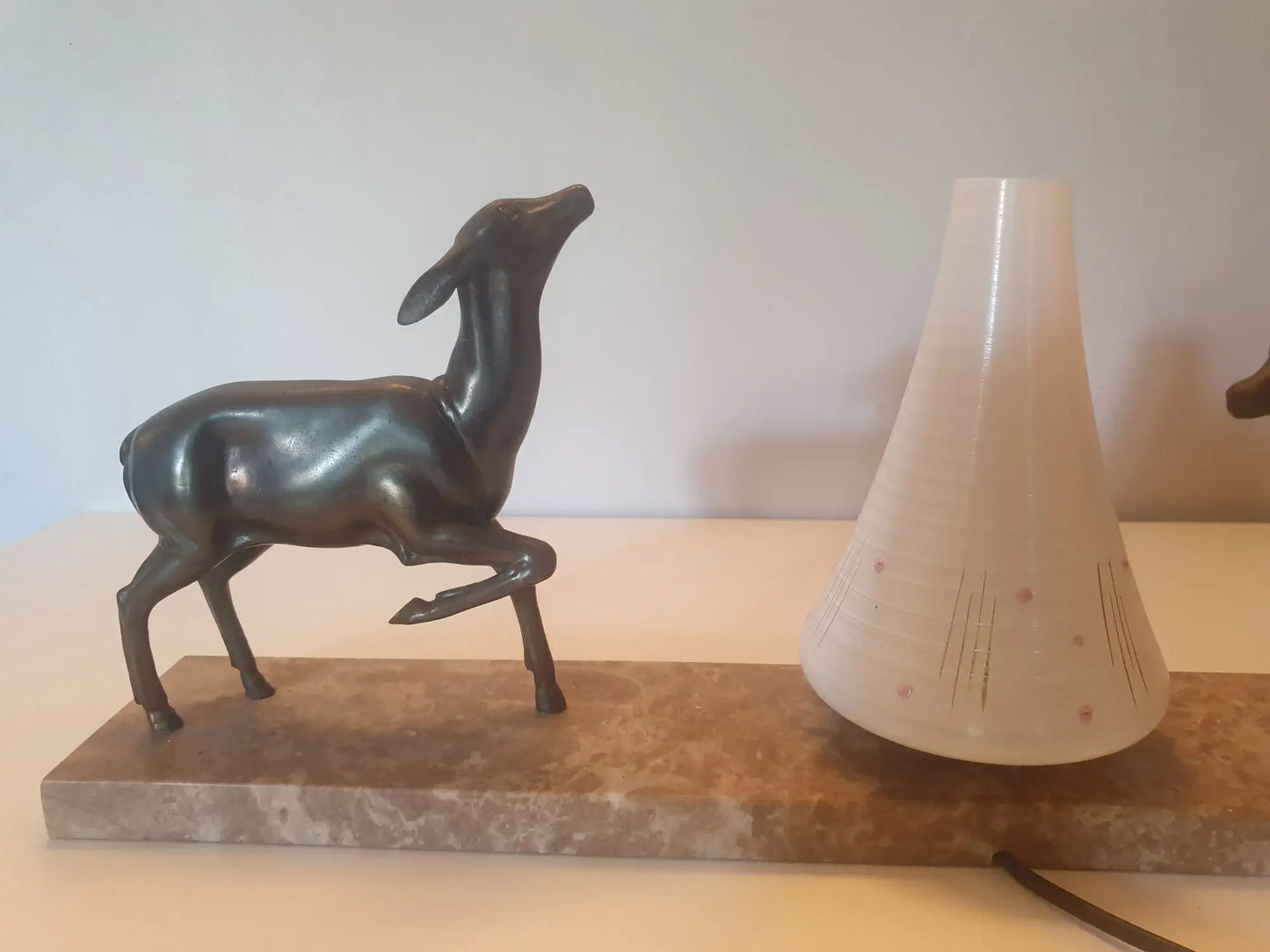 Analyzing image lampe-table-cerf-chevreuil-regule-socle-marbre-7-biche