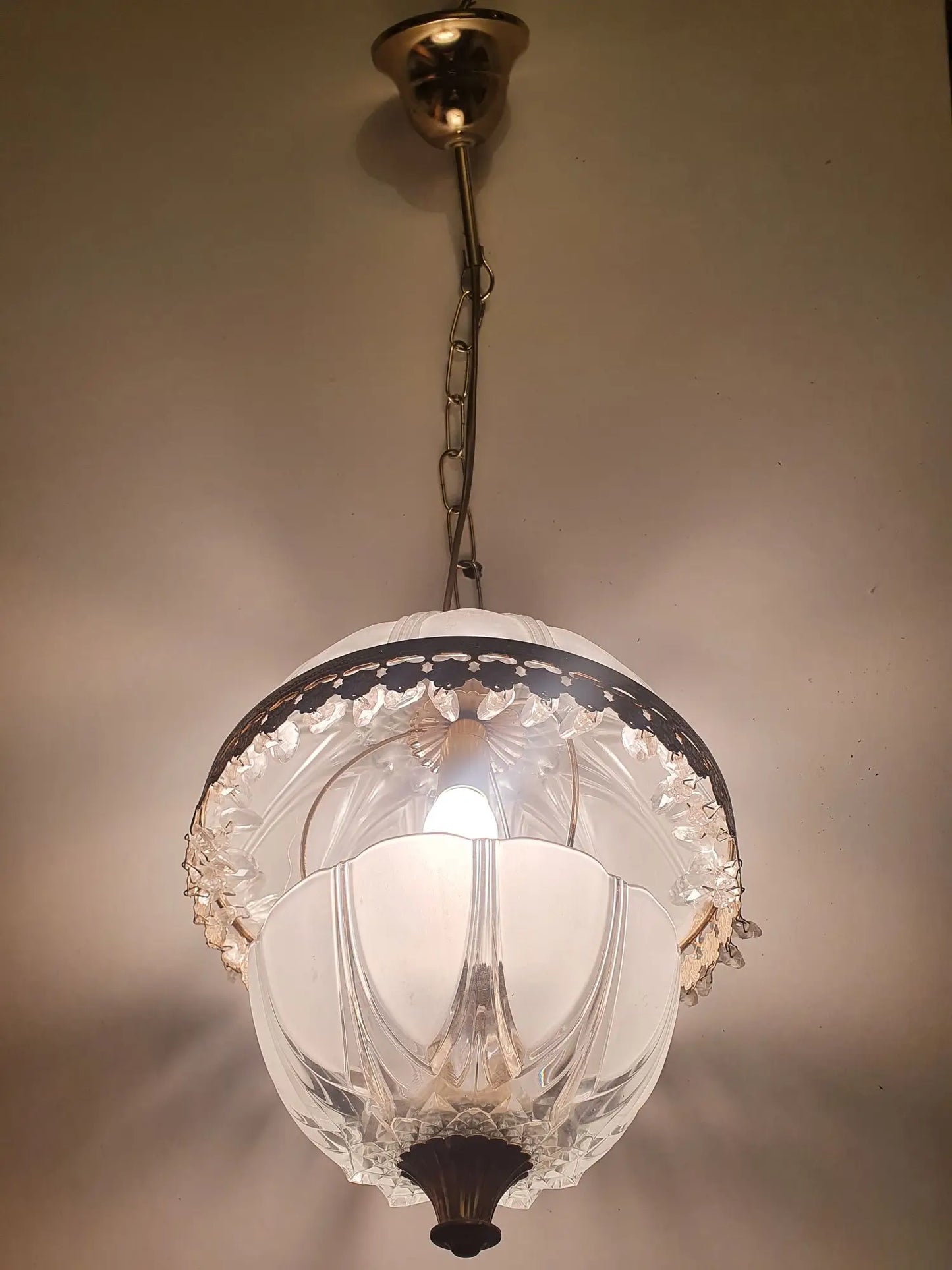 lustre-boulle-pompille-vintage-allumee-chaine