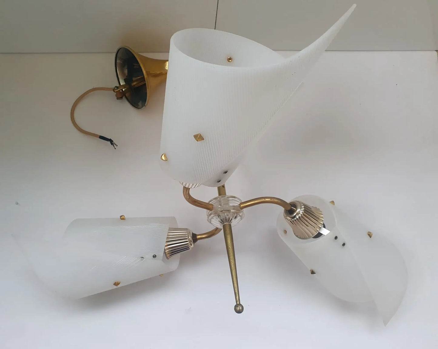 lustre-trois-lumieres-voile-guariche-ancien-dessous