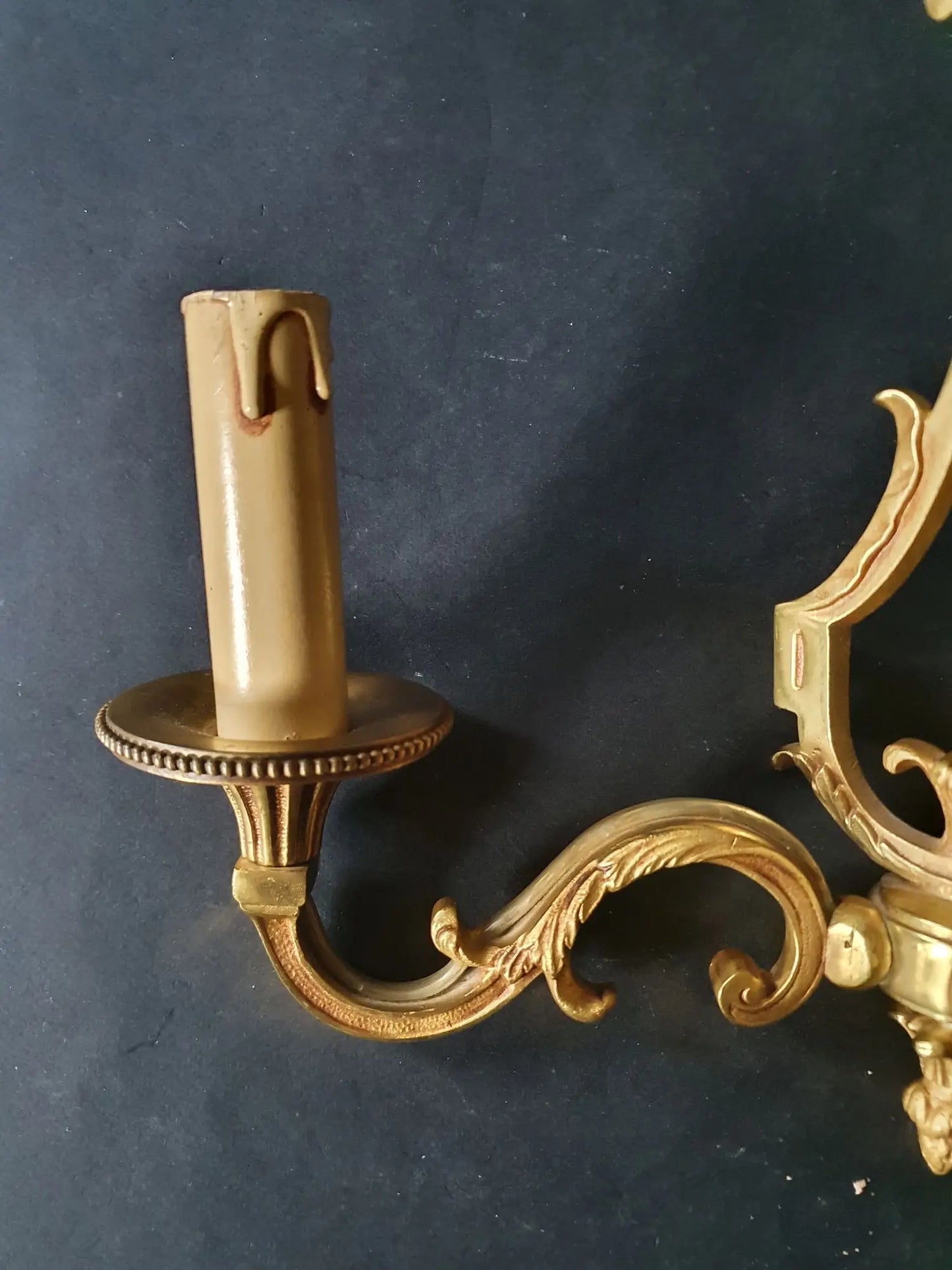 paire-appliques-murales-bronze-louis-xvi-lucien-gau-paris-vintage-detail-3
