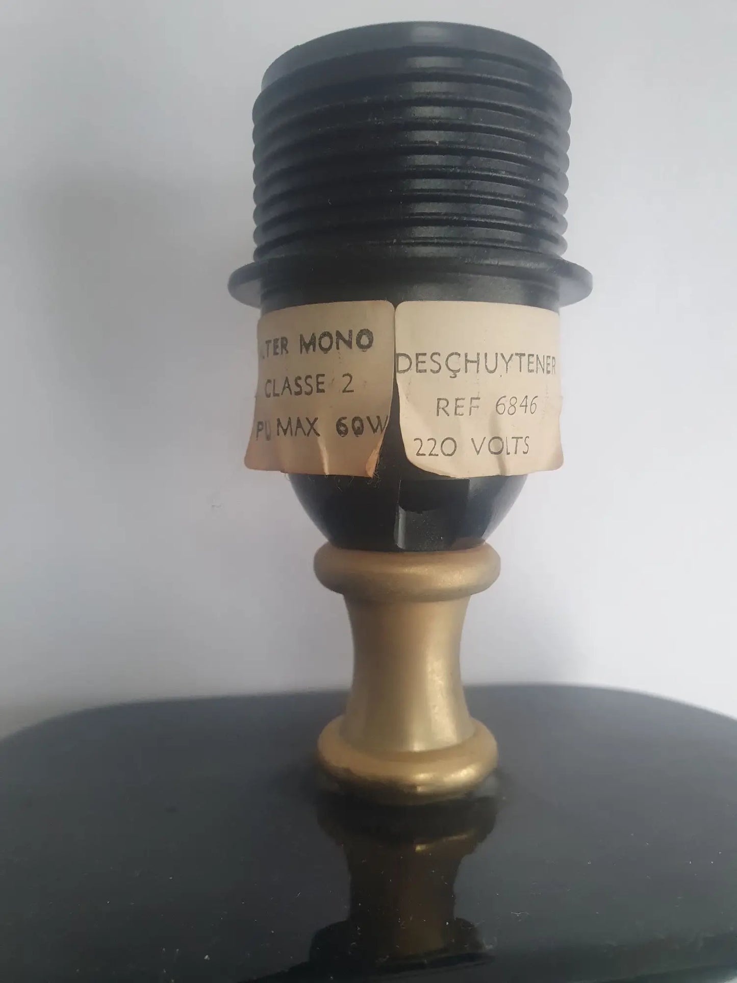 paire-lampes-table-pose-ceramique-noire-annees-70-detail-2