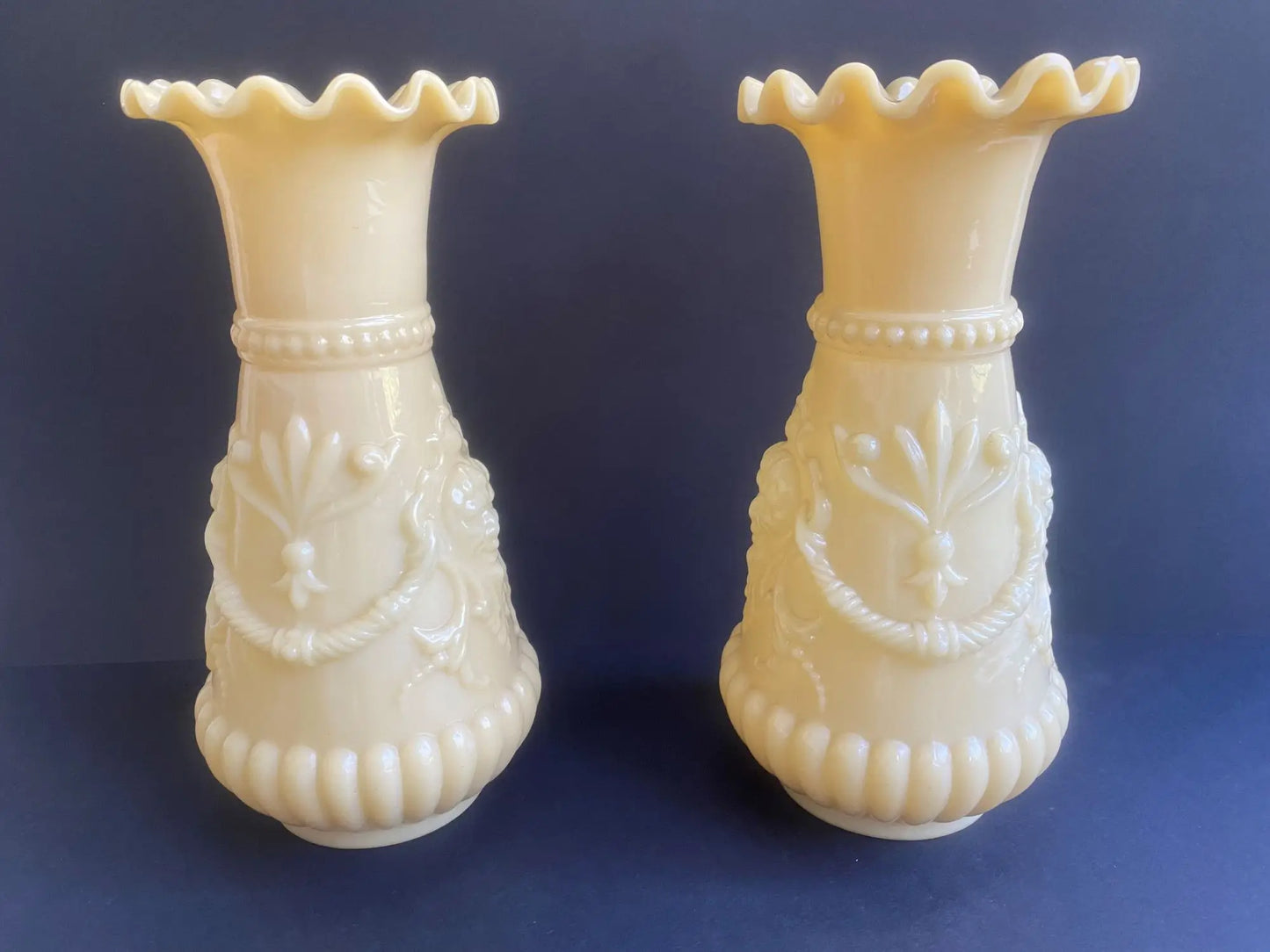paire-vases-opaline-beige-vierzon-vintage-ancien-5