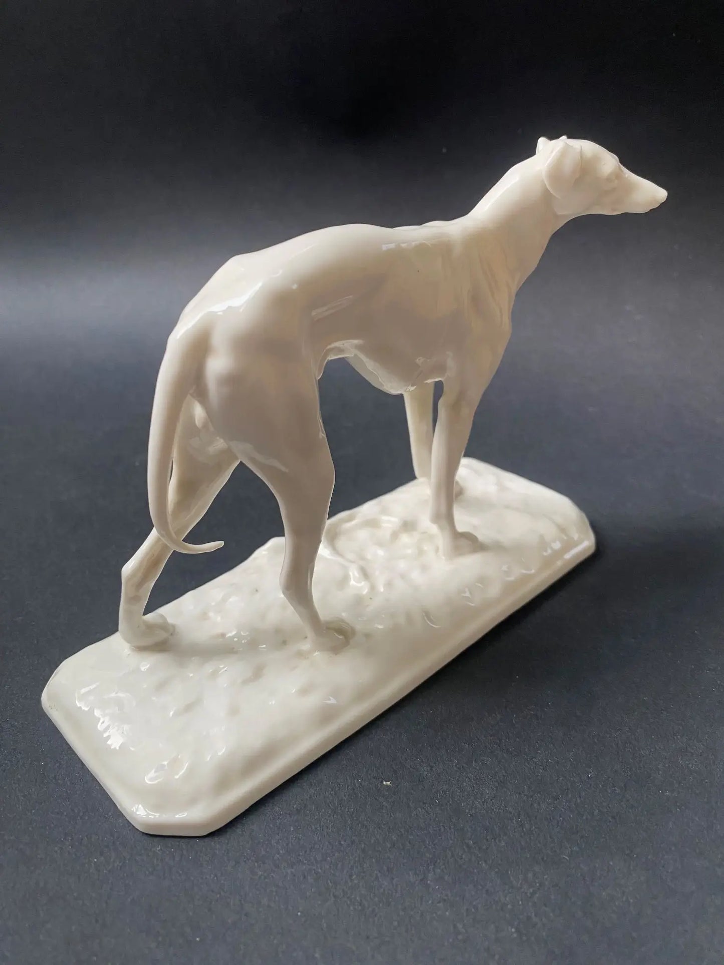 sculture-levier-porcelaine-nymphenburg-signe-pjmene-2