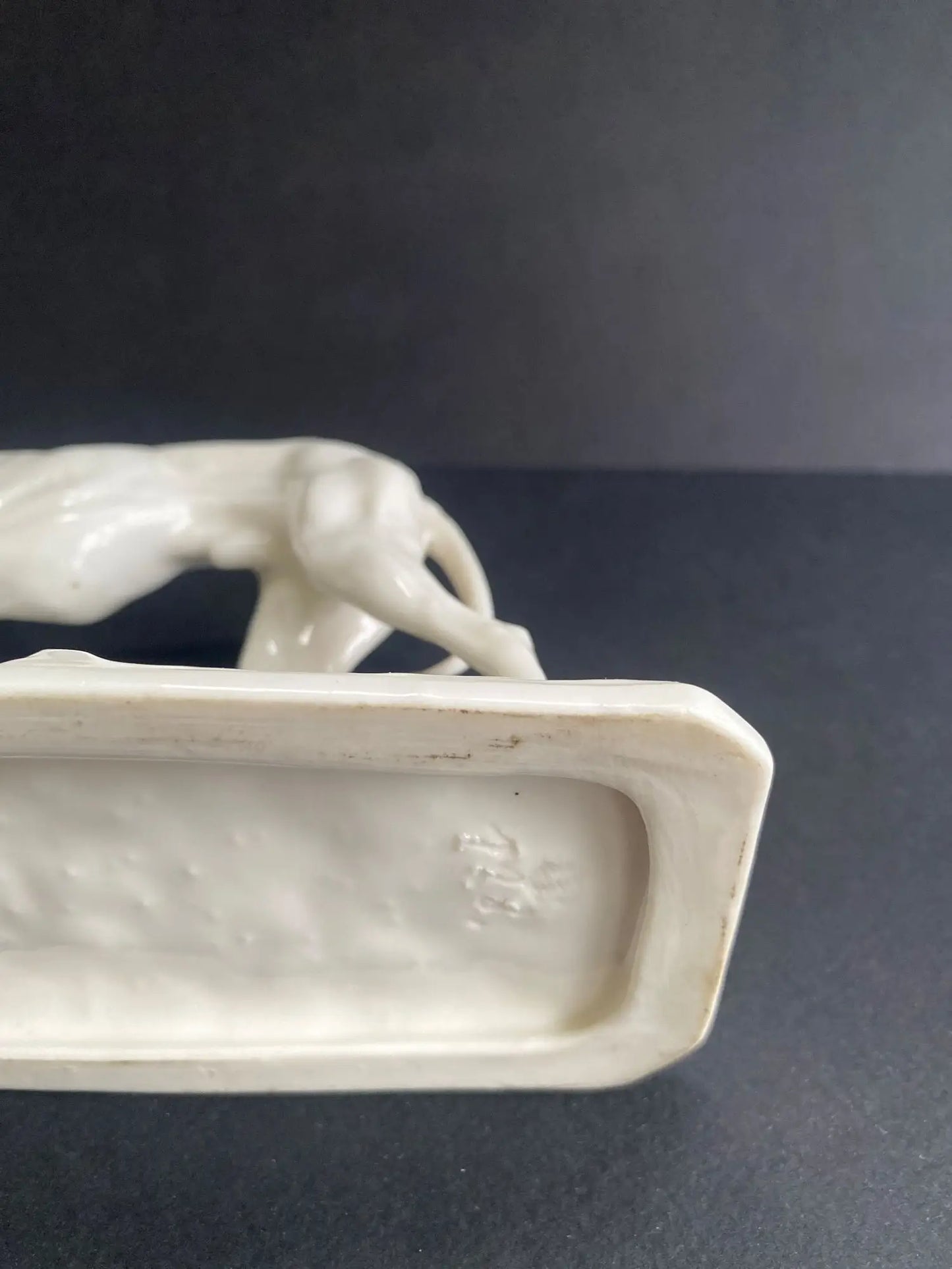 sculture-levier-porcelaine-nymphenburg-signe-pjmene-numero