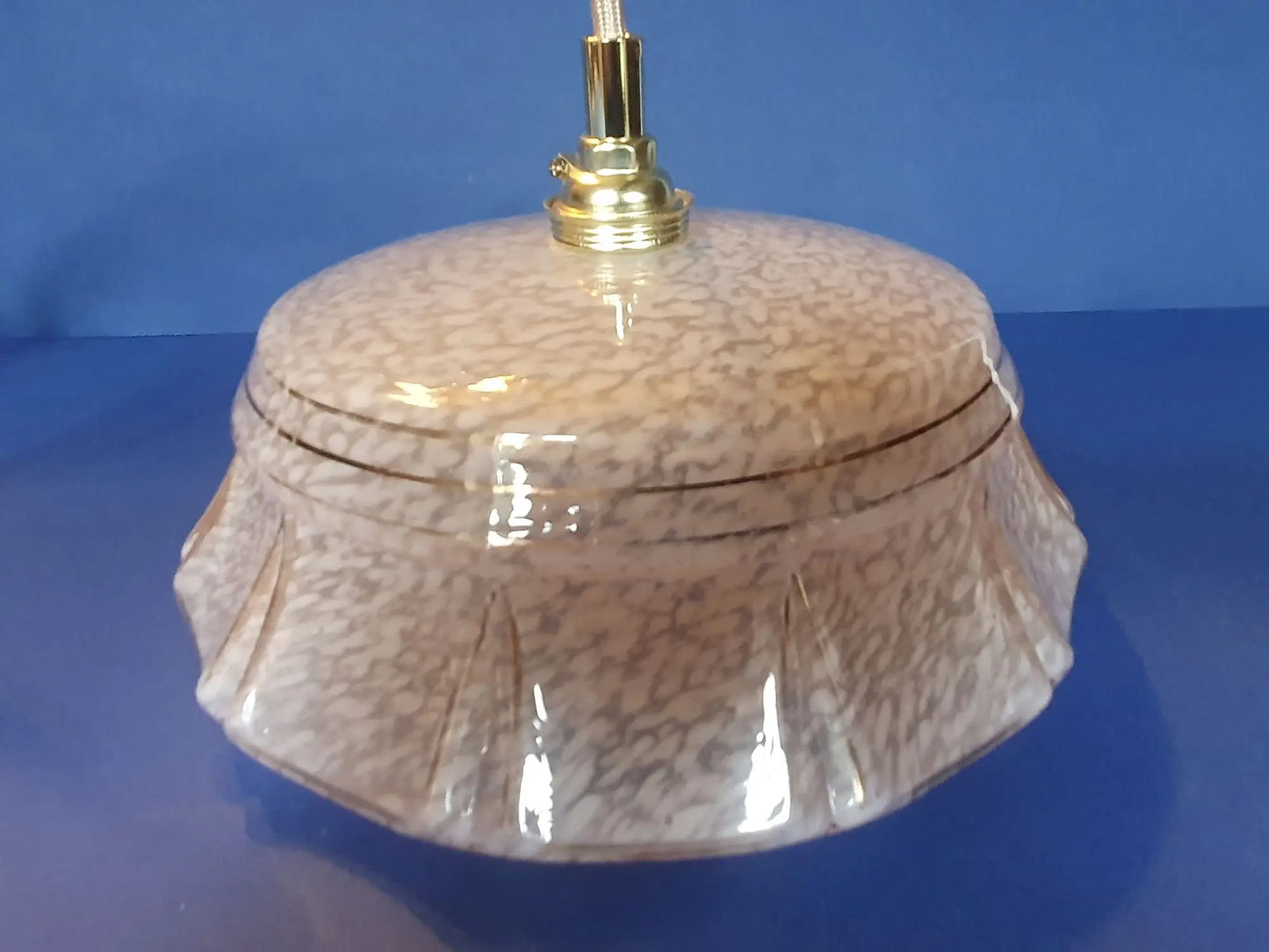 Analyzing image suspension-baladeuse-art-deco-rose-vintage-new-globe
