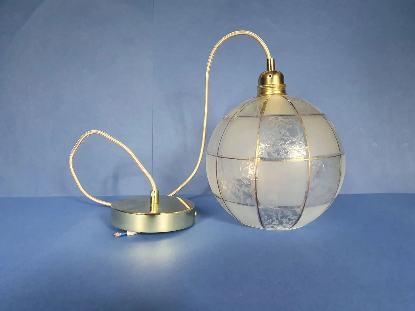 Analyzing image suspension-baladeuse-vintage-ancienne-electrifiee-neuf-cable
