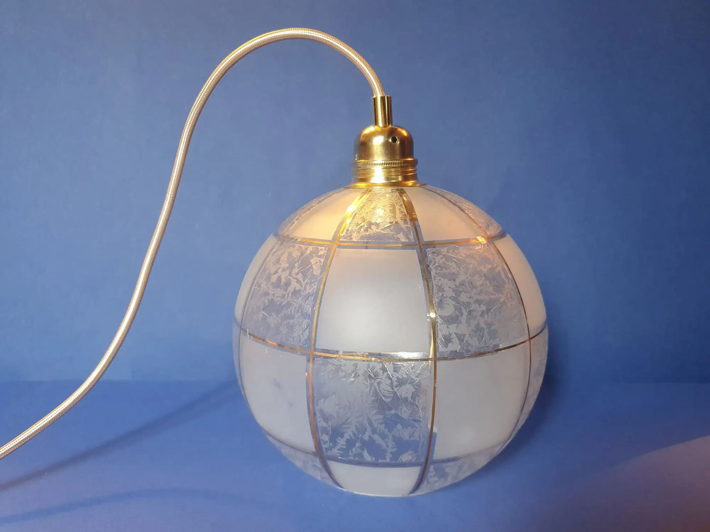Analyzing image suspension-baladeuse-vintage-ancienne-electrifiee-neuf-face-1