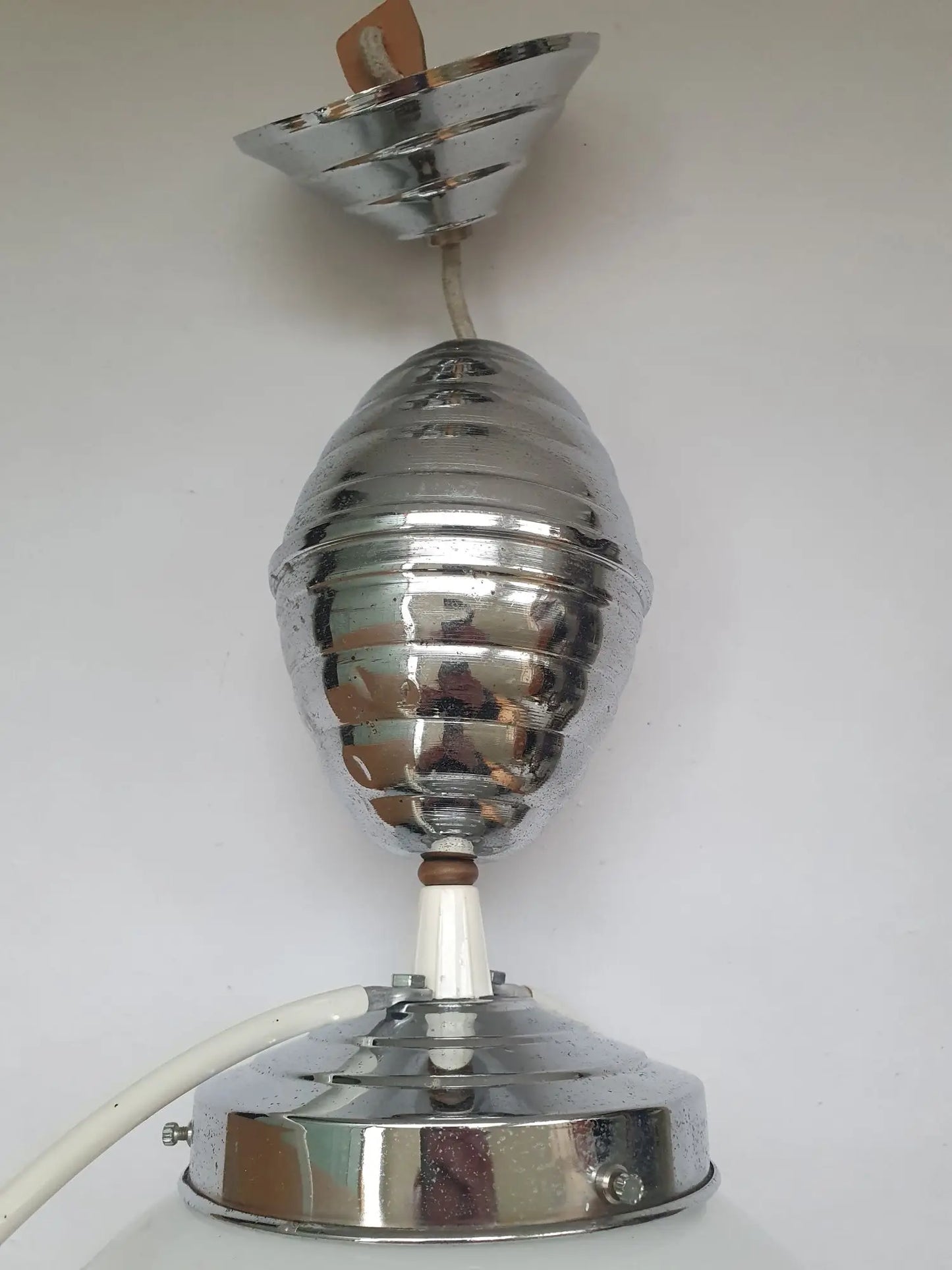 suspension-ecole-annees-50-detail