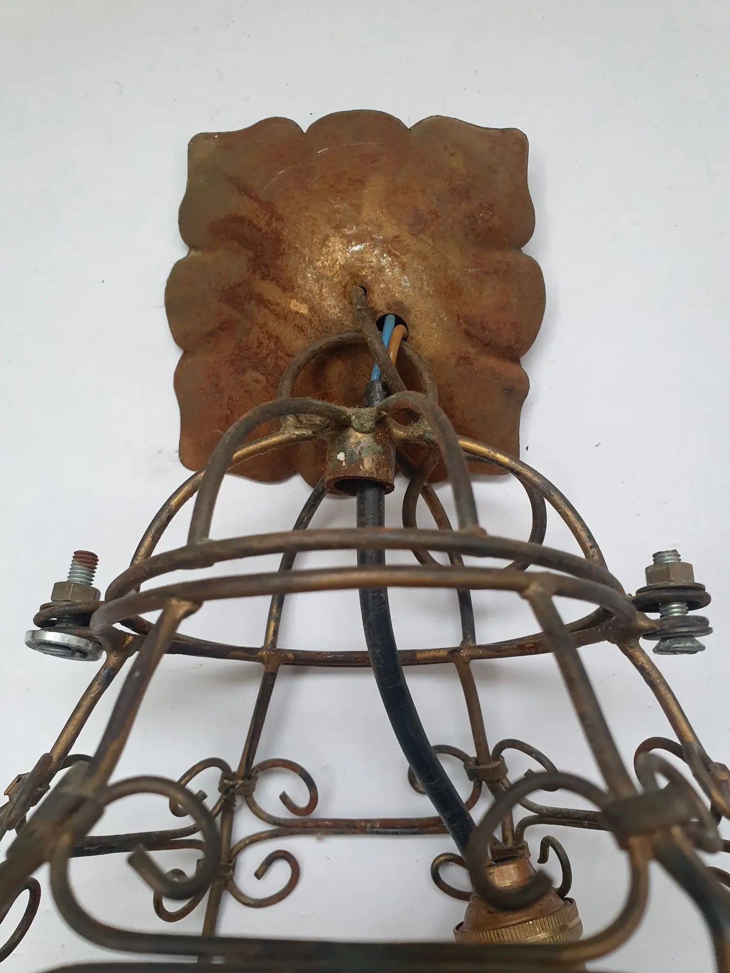 suspension-fils-metal-vintage-detail