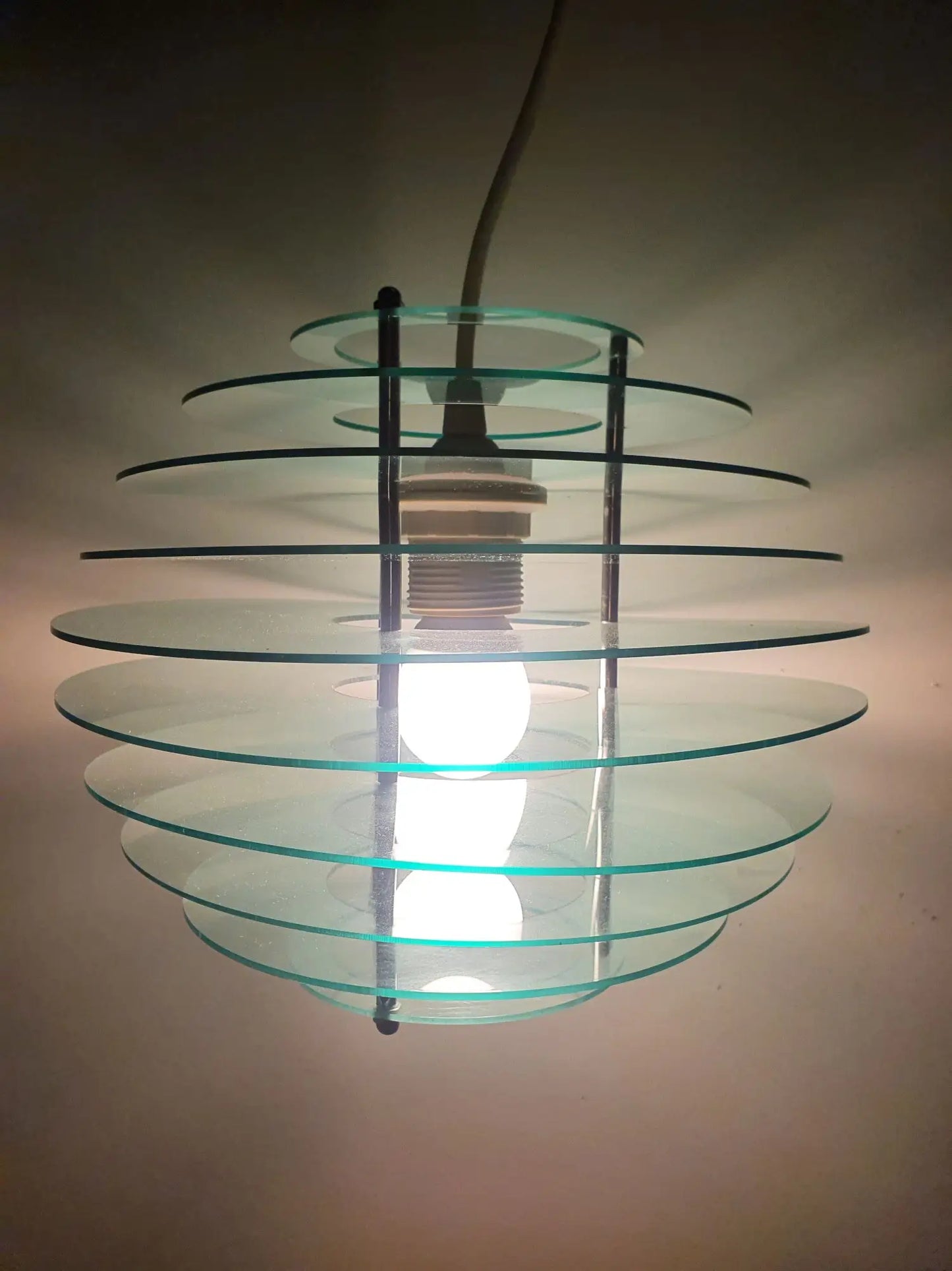 suspension-globe-vert-vintage-allumee-1
