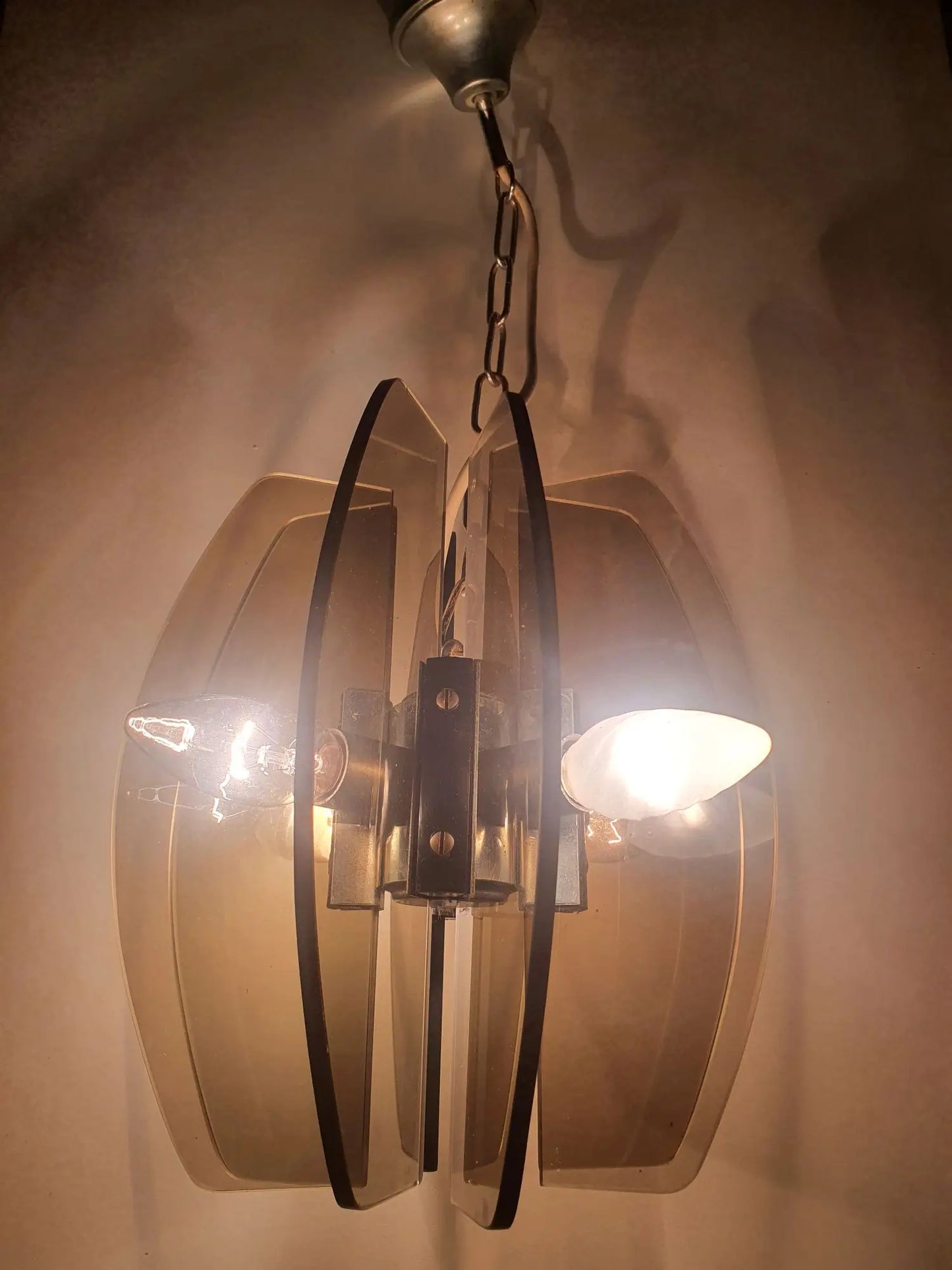 suspension-verre-fume-vintage-allumee-chaine