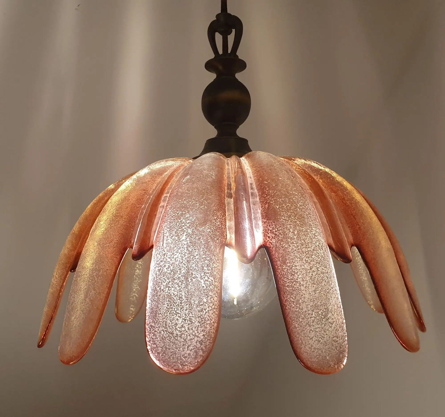 suspension-rose-vintage-allumee