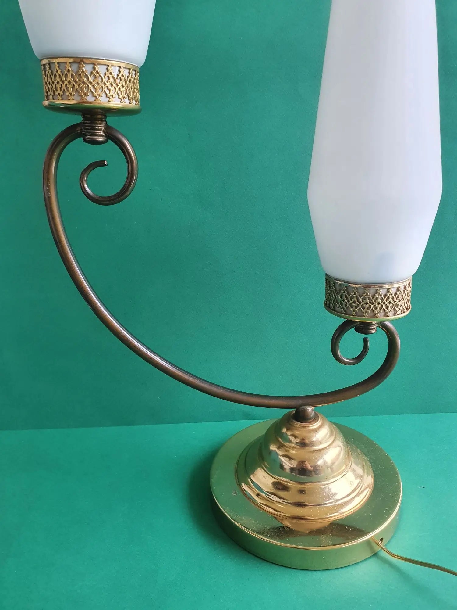 Lampe-table-poser-grande-double-eclairage-opaline-vintage-base-2