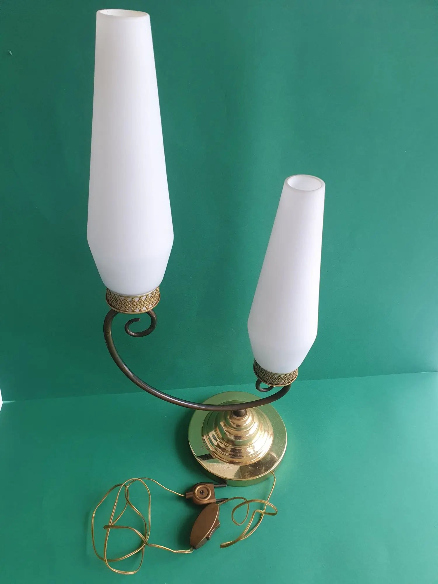 Lampe-table-poser-grande-double-eclairage-opaline-vintage-cote